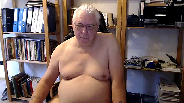 Snapshot of SchwanzhureXXL chatting on 06-07-26, 05:55 SchwanzhureXXL online show from 06-07-26, 05:55