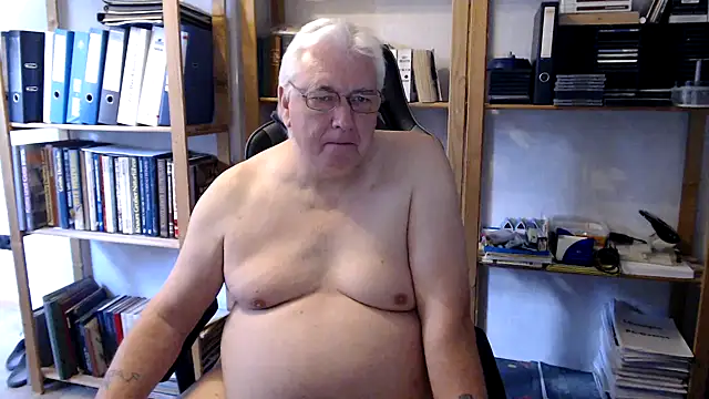 Snapshot of SchwanzhureXXL chatting on 06-10-26, 07:51 SchwanzhureXXL online show from 06-10-26, 07:51