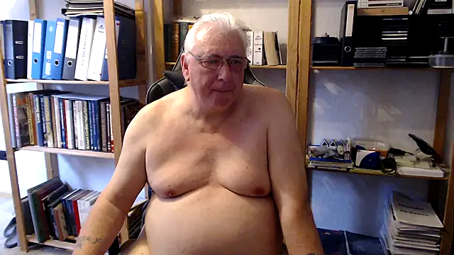 Snapshot of SchwanzhureXXL chatting on 06-12-26, 06:45 SchwanzhureXXL online show from 06-12-26, 06:45