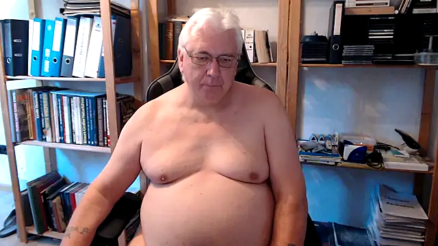 Snapshot of SchwanzhureXXL chatting on 06-19-26, 07:45 SchwanzhureXXL online show from 06-19-26, 07:45