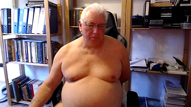 Snapshot of SchwanzhureXXL chatting on 07-05-26, 05:47 SchwanzhureXXL online show from 07-05-26, 05:47