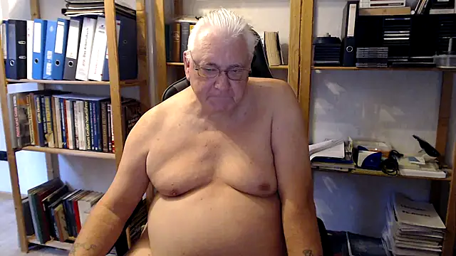 Snapshot of SchwanzhureXXL chatting on 07-09-26, 04:38 SchwanzhureXXL online show from 07-09-26, 04:38
