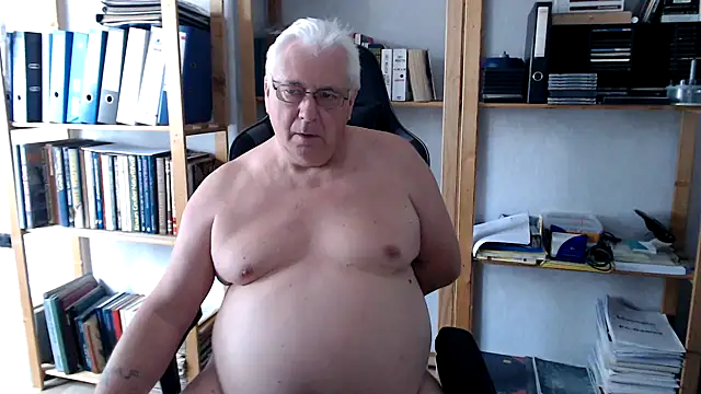 Snapshot of SchwanzhureXXL chatting on 07-12-26, 01:46 SchwanzhureXXL online show from 07-12-26, 01:46