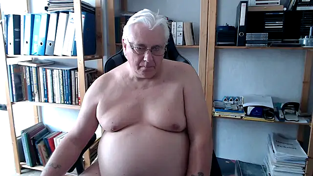 Snapshot of SchwanzhureXXL chatting on 08-02-26, 02:26 SchwanzhureXXL online show from 08-02-26, 02:26