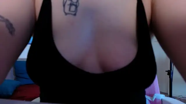 MilenaSaint online show from 01-26-25, 09:08