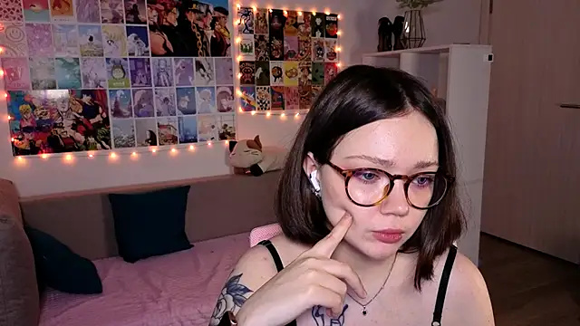 MilenaSaint online show from 01-29-25, 06:22