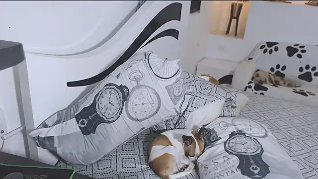 Snapshot of yina-rosse chatting on 03-17-25, 10:49 yina-rosse online show from 03-17-25, 10:49