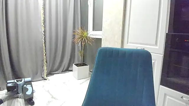 Iris cherry online show from 12-21-24, 06:44