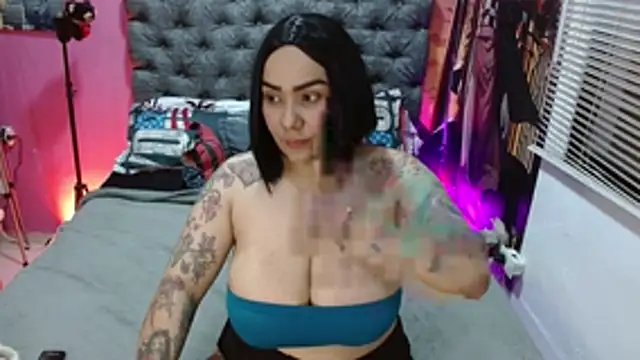 Snapshot of JEENEVIEVE chatting on 04-22-26, 06:31 JEENEVIEVE online show from 04-22-26, 06:31