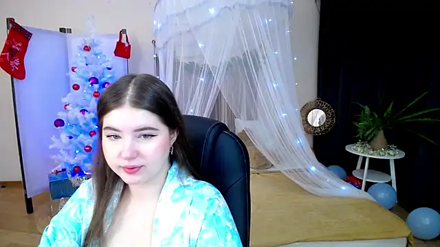 Snapshot of NicoleFoxery chatting on 12-27-24, 06:20 NicoleFoxery online show from 12-27-24, 06:20