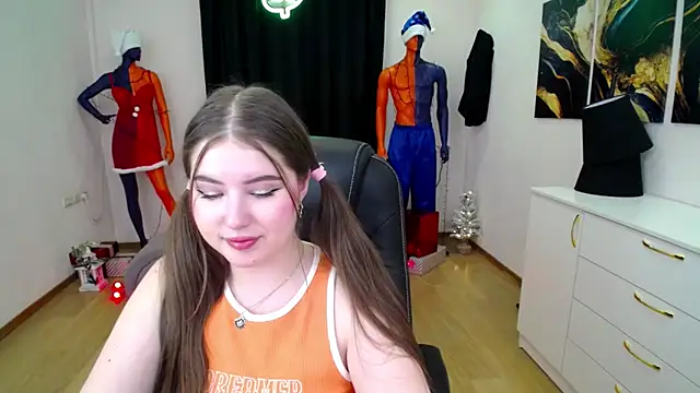 Snapshot of NicoleFoxery chatting on 12-30-24, 09:27 NicoleFoxery online show from 12-30-24, 09:27