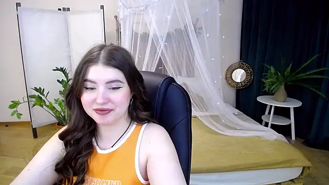 Snapshot of NicoleFoxery chatting on 01-17-25, 06:26 NicoleFoxery online show from 01-17-25, 06:26