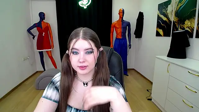 Snapshot of NicoleFoxery chatting on 01-20-25, 06:21 NicoleFoxery online show from 01-20-25, 06:21