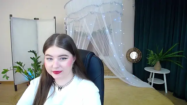 Snapshot of NicoleFoxery chatting on 01-21-25, 06:23 NicoleFoxery online show from 01-21-25, 06:23