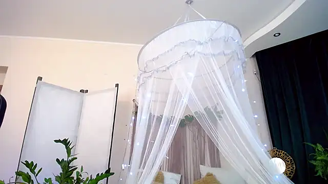 Snapshot of NicoleFoxery chatting on 01-24-25, 06:24 NicoleFoxery online show from 01-24-25, 06:24