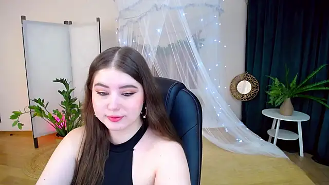 Snapshot of NicoleFoxery chatting on 01-28-25, 06:17 NicoleFoxery online show from 01-28-25, 06:17