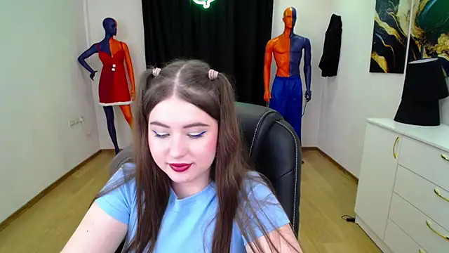 Snapshot of NicoleFoxery chatting on 01-30-25, 12:39 NicoleFoxery online show from 01-30-25, 12:39