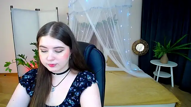 Snapshot of NicoleFoxery chatting on 02-06-25, 06:13 NicoleFoxery online show from 02-06-25, 06:13