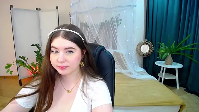 Snapshot of NicoleFoxery chatting on 02-08-25, 06:12 NicoleFoxery online show from 02-08-25, 06:12