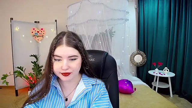 Snapshot of NicoleFoxery chatting on 02-13-25, 06:20 NicoleFoxery online show from 02-13-25, 06:20