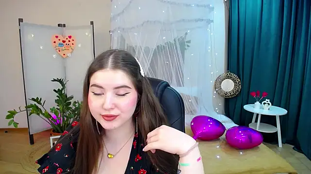 Snapshot of NicoleFoxery chatting on 02-15-25, 04:34 NicoleFoxery online show from 02-15-25, 04:34