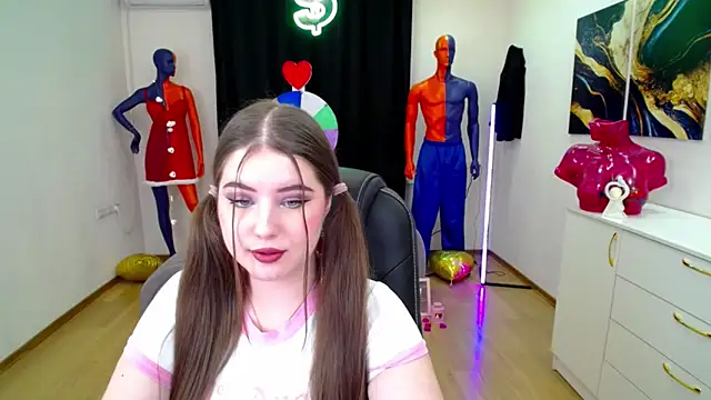 Snapshot of NicoleFoxery chatting on 02-16-25, 09:27 NicoleFoxery online show from 02-16-25, 09:27