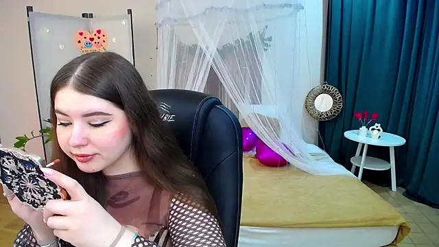 Snapshot of NicoleFoxery chatting on 02-18-25, 06:26 NicoleFoxery online show from 02-18-25, 06:26