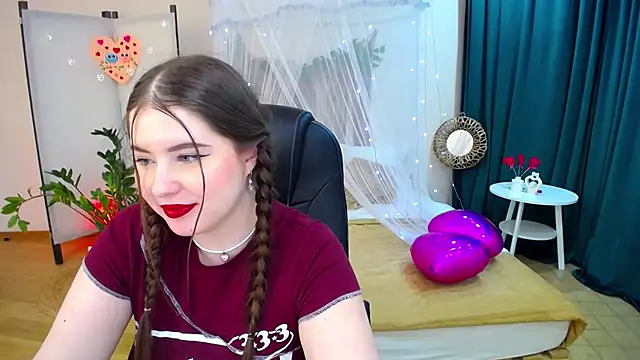 Snapshot of NicoleFoxery chatting on 02-19-25, 09:36 NicoleFoxery online show from 02-19-25, 09:36