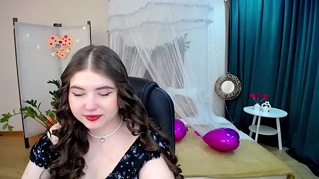 Snapshot of NicoleFoxery chatting on 02-21-25, 03:23 NicoleFoxery online show from 02-21-25, 03:23