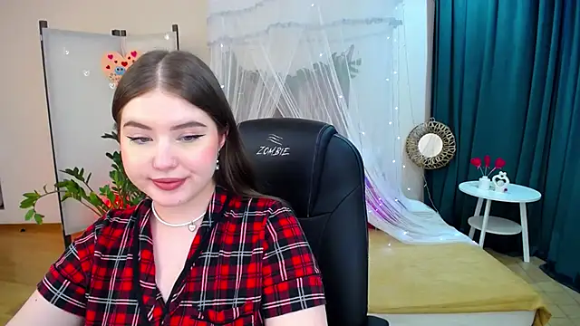 Snapshot of NicoleFoxery chatting on 02-22-25, 06:39 NicoleFoxery online show from 02-22-25, 06:39