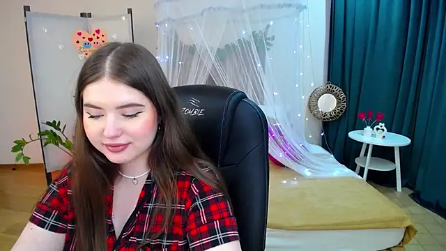 Snapshot of NicoleFoxery chatting on 02-22-25, 09:45 NicoleFoxery online show from 02-22-25, 09:45