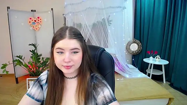 Snapshot of NicoleFoxery chatting on 02-24-25, 10:26 NicoleFoxery online show from 02-24-25, 10:26