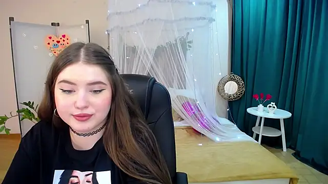 Snapshot of NicoleFoxery chatting on 02-24-25, 04:36 NicoleFoxery online show from 02-24-25, 04:36