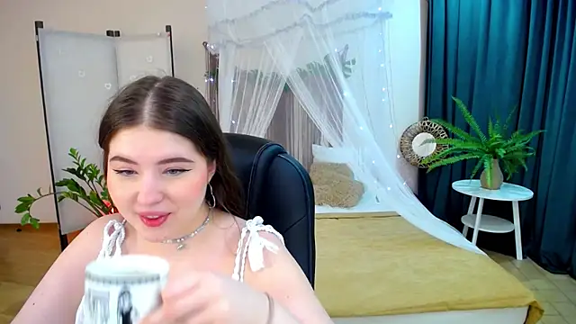 Snapshot of NicoleFoxery chatting on 03-22-25, 03:20 NicoleFoxery online show from 03-22-25, 03:20