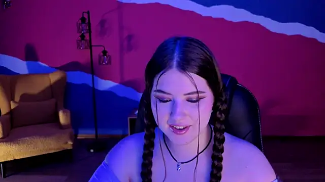 Snapshot of NicoleFoxery chatting on 09-20-25, 06:20 NicoleFoxery online show from 09-20-25, 06:20