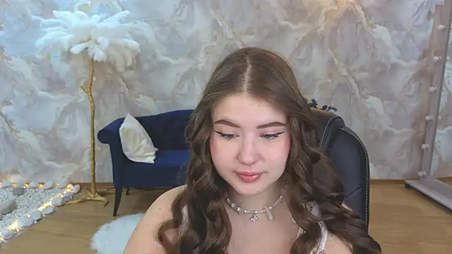 Snapshot of NicoleFoxery chatting on 09-23-25, 03:20 NicoleFoxery online show from 09-23-25, 03:20