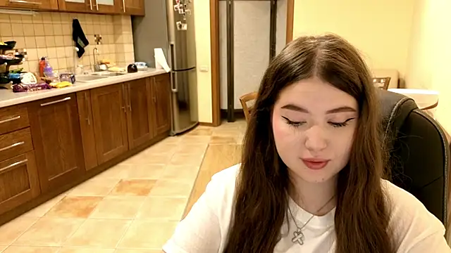 Snapshot of NicoleFoxery chatting on 09-25-25, 03:21 NicoleFoxery online show from 09-25-25, 03:21