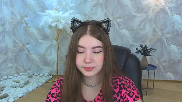 Snapshot of NicoleFoxery chatting on 10-12-25, 06:18 NicoleFoxery online show from 10-12-25, 06:18