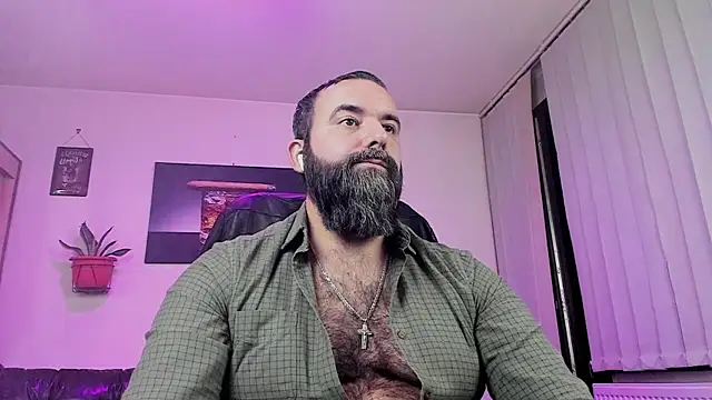 Snapshot of ChristophJules chatting on 12-17-24, 10:00 ChristophJules online show from 12-17-24, 10:00