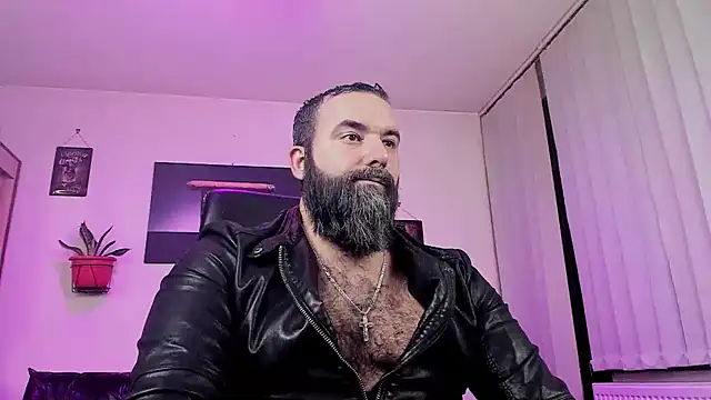 Snapshot of ChristophJules chatting on 12-18-24, 01:05 ChristophJules online show from 12-18-24, 01:05