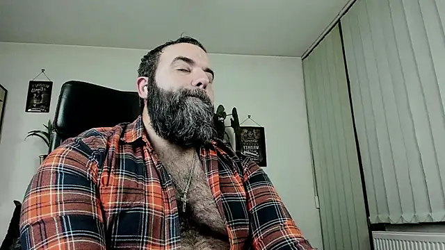 Snapshot of ChristophJules chatting on 11-08-25, 08:07 ChristophJules online show from 11-08-25, 08:07