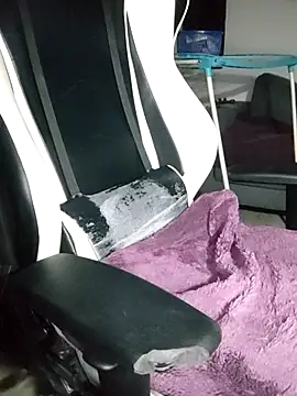 Snapshot of Intense_1337 chatting on 02-22-25, 03:23 Intense 1337 online show from 02-22-25, 03:23