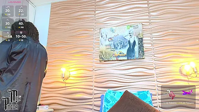 mia pineda online show from 09-30-25, 04:01