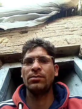 SunnyleoneBG online show from 12-30-24, 07:37