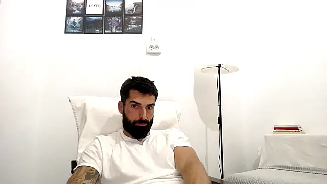 Verycutex online show from 10-21-25, 05:35