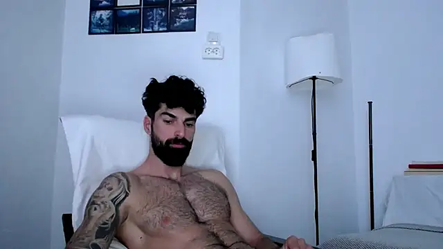 Snapshot of Verycutex chatting on 06-19-26, 05:23 Verycutex online show from 06-19-26, 05:23