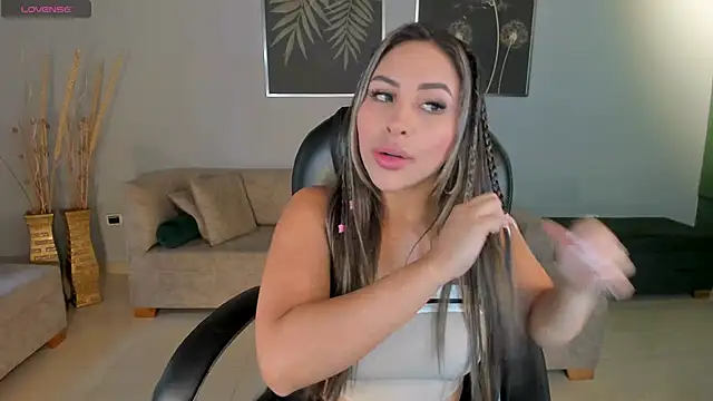 MiaRoberts1 online show from 01-10-25, 07:21