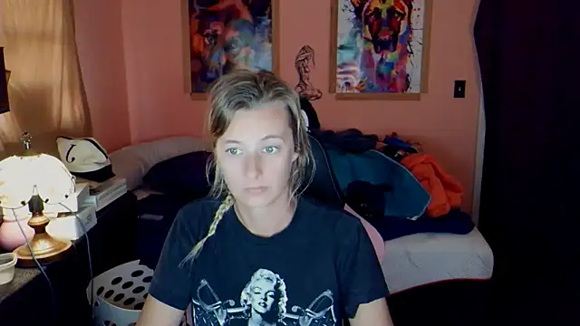 Snapshot of AsiaGoesPro chatting on 12-17-25, 03:18 AsiaGoesPro online show from 12-17-25, 03:18