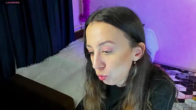 CurlySteph online show from 12-19-24, 07:29