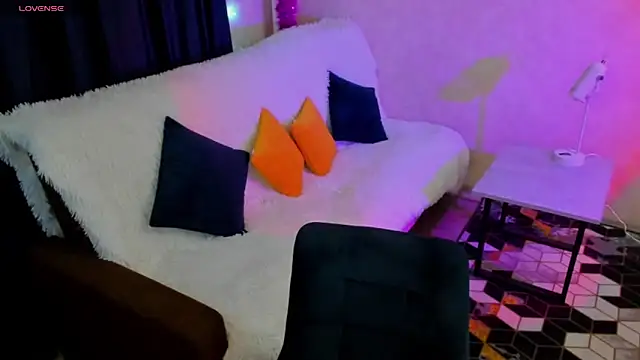 CurlySteph online show from 03-20-25, 07:57